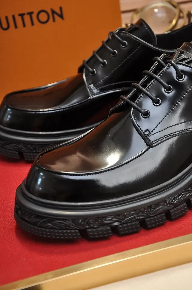 Black High-Shine Chunky Sculpted Sole Leather Shoes 3