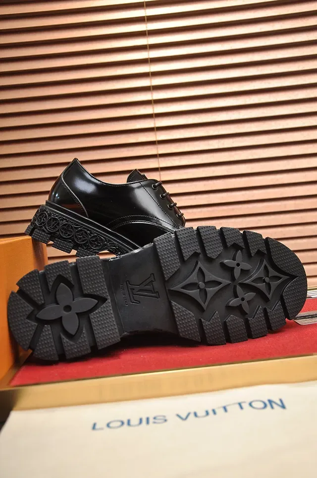 Black High-Shine Chunky Sculpted Sole Leather Shoes 4