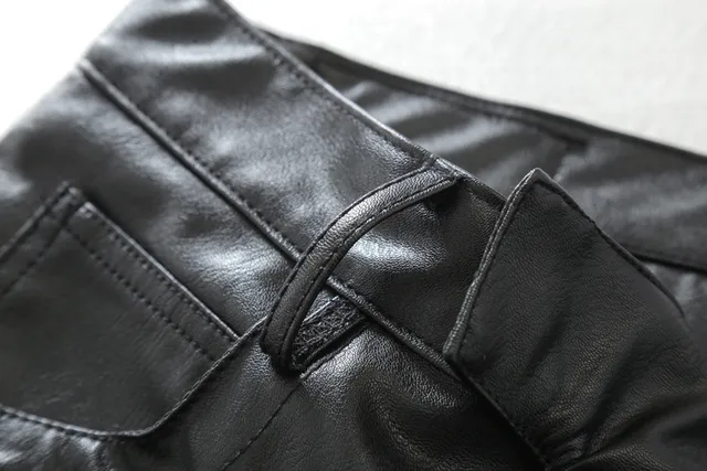 Veste noire à capuche avec fermeture éclair frontale et panneaux contrastants 6