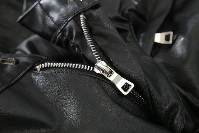 Veste noire à capuche avec fermeture éclair frontale et panneaux contrastants 7