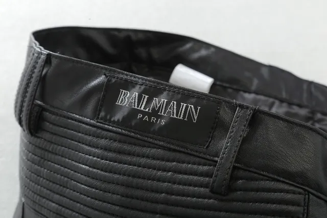 Veste noire à capuche avec fermeture éclair frontale et panneaux contrastants 16
