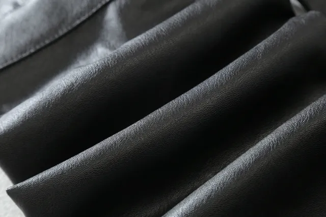 Veste noire à capuche avec fermeture éclair frontale et panneaux contrastants 18
