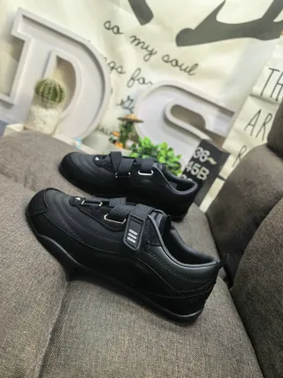 Black Laceless Dual-Strap Lifestyle Sneakers 7