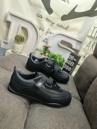 Black Laceless Dual-Strap Lifestyle Sneakers 9