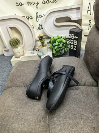 Black Leather-Like Upper Perforated Vamp Mary Jane Shoes 6