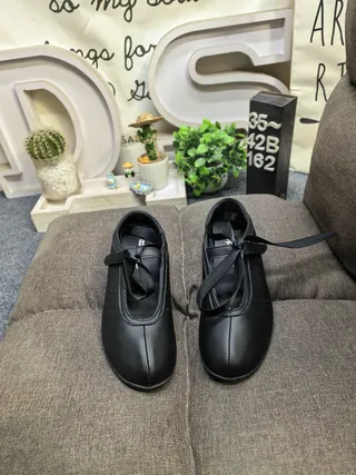 Black Leather-Like Upper Perforated Vamp Mary Jane Shoes 10