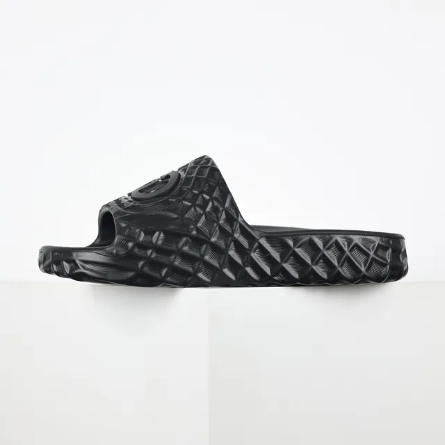 Black Molded Geometric Texture Slide Slippers 9