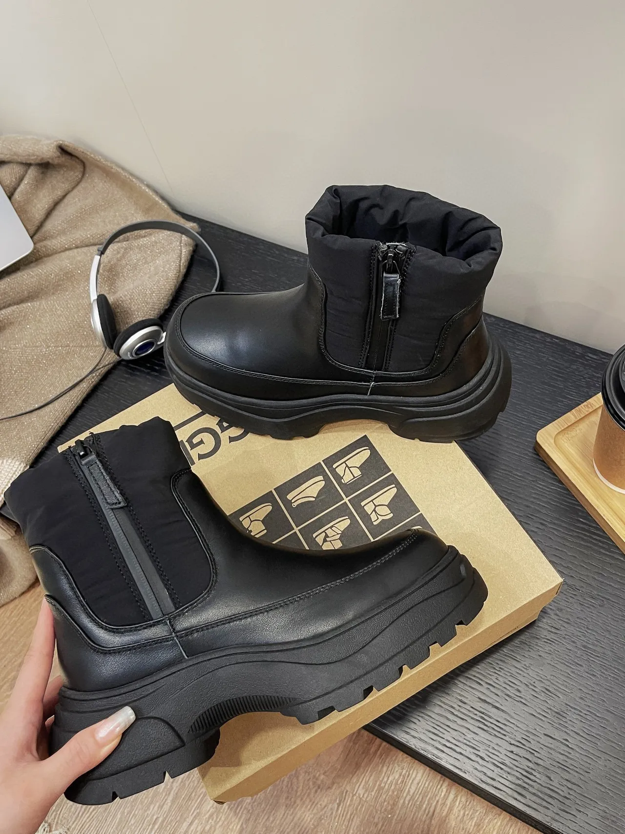 Black Platform Sole Elastic Side Panels Ankle Boots 2
