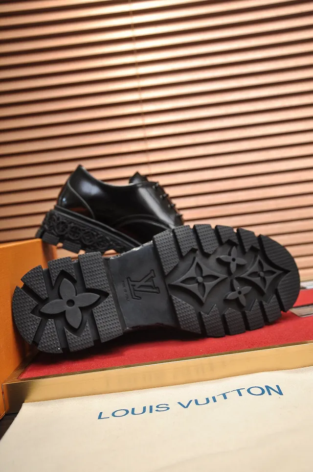 Black Polished Leather Closed-Lace Oxford Shoes 3