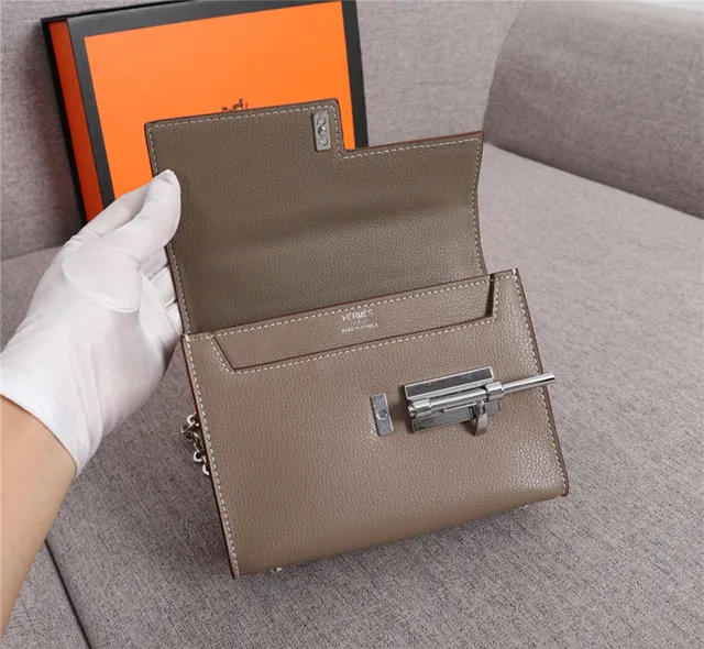 Sac à Chaîne en Cuir Noir Argent Structuré Pebbled avec Fermoir Toggle-Style 15