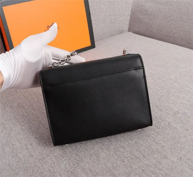 Sac à Chaîne en Cuir Noir Argent Structuré Pebbled avec Fermoir Toggle-Style 23