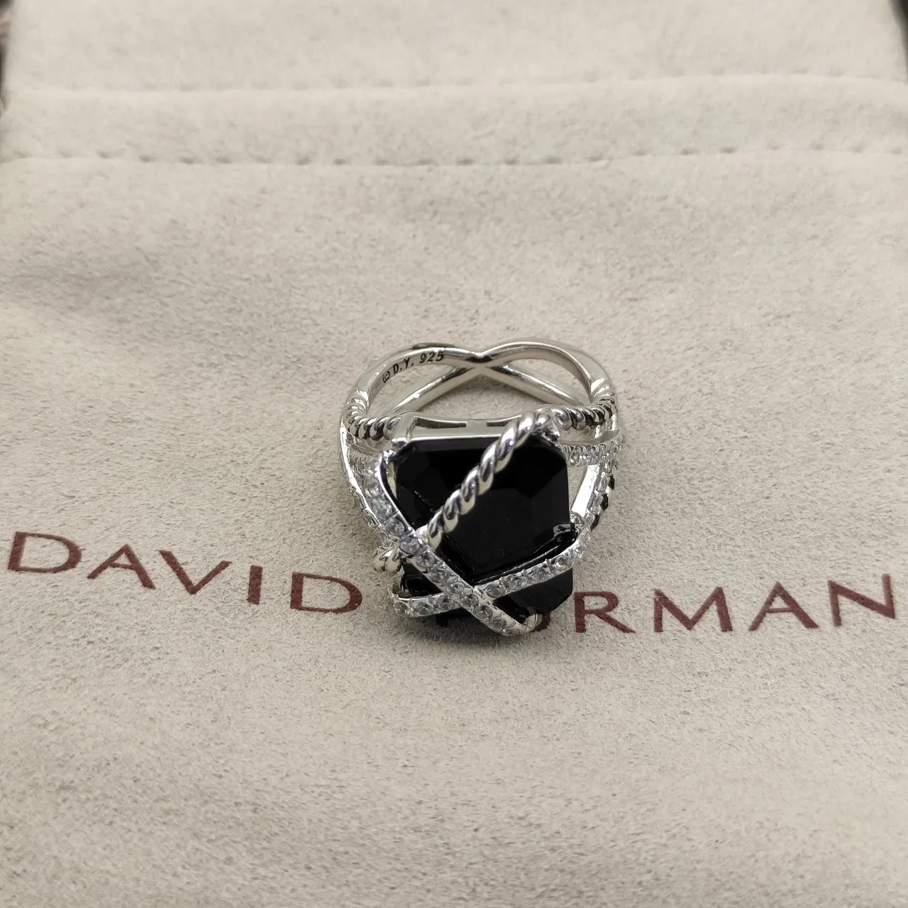 Bague en argent noir avec bande en corde tordue et barres pavées croisées 7