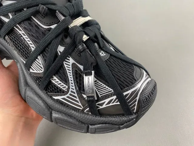 Black White Chunky Sole Mesh Upper Sneakers 2