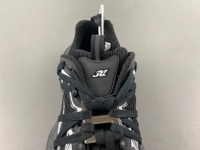 Black White Chunky Sole Mesh Upper Sneakers 6