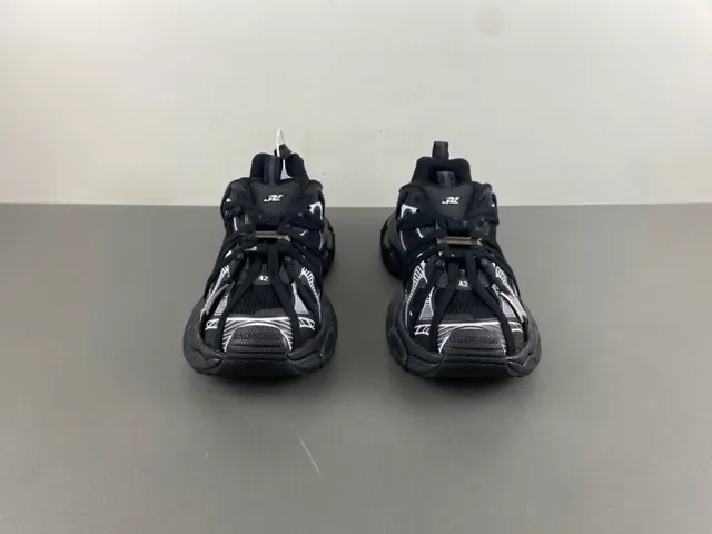Black White Chunky Sole Mesh Upper Sneakers 11