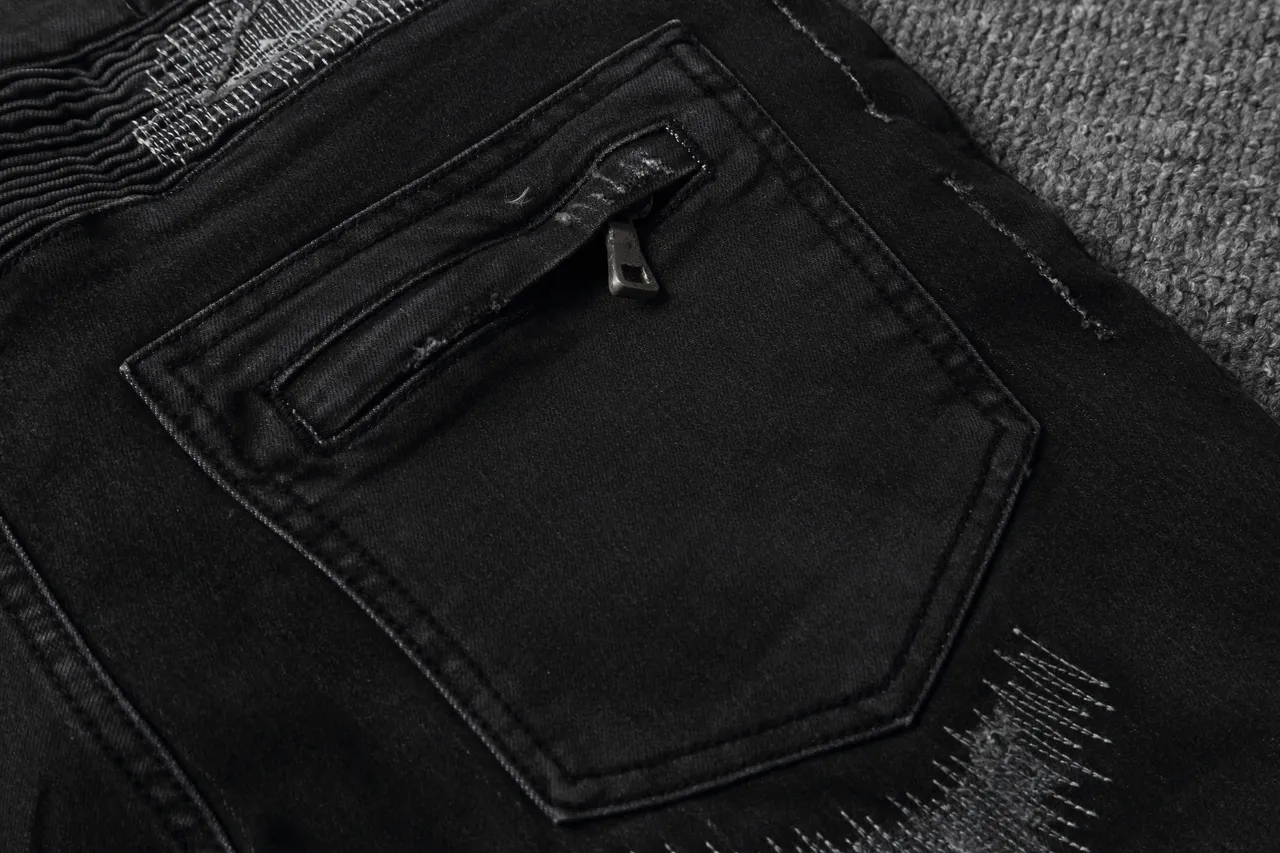 Black White Distressed Zippered Pockets Shorts 5