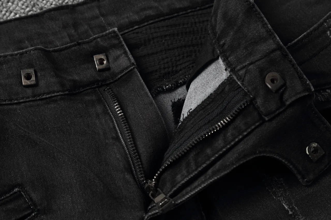Black White Distressed Zippered Pockets Shorts 6