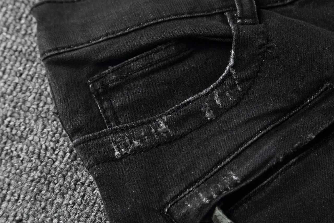 Black White Distressed Zippered Pockets Shorts 7