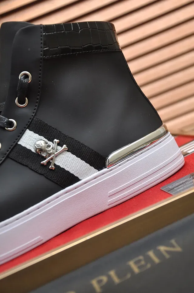 Black White High-Top Crocodile-Textured Collar Sneakers 2