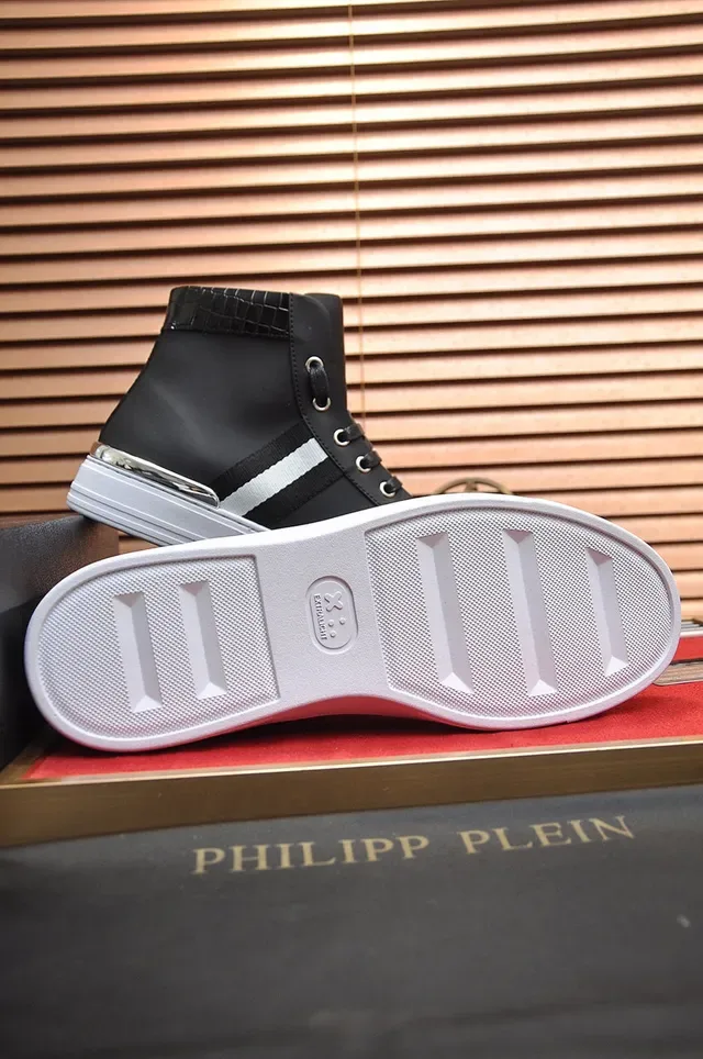 Black White High-Top Crocodile-Textured Collar Sneakers 3