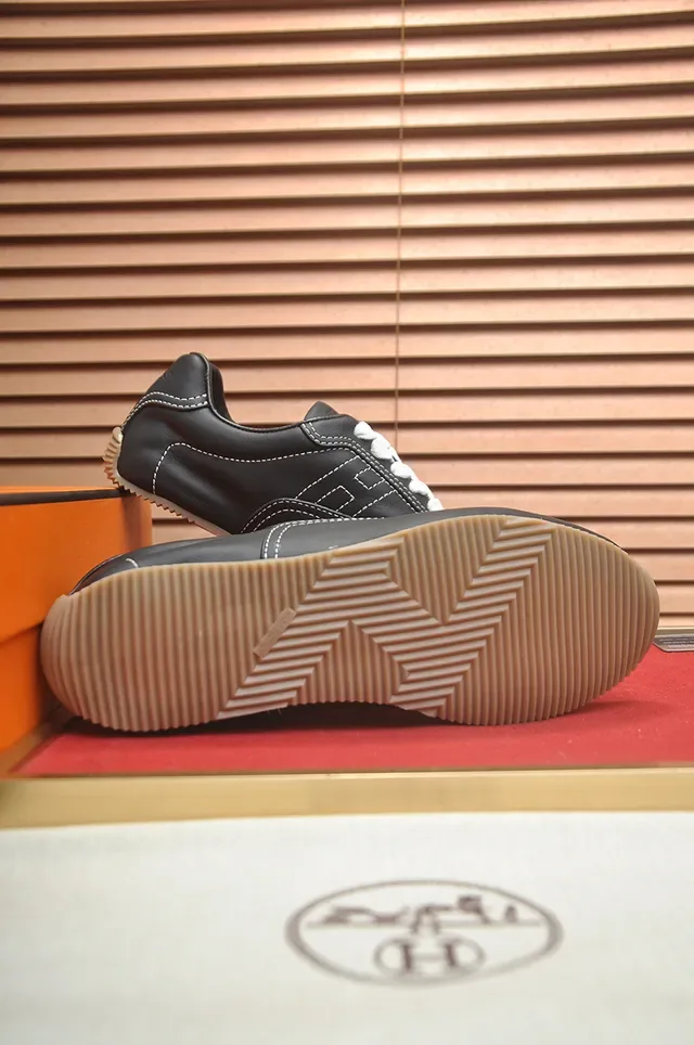 Black White Leather Upper Contrast Stitching Sneakers 3