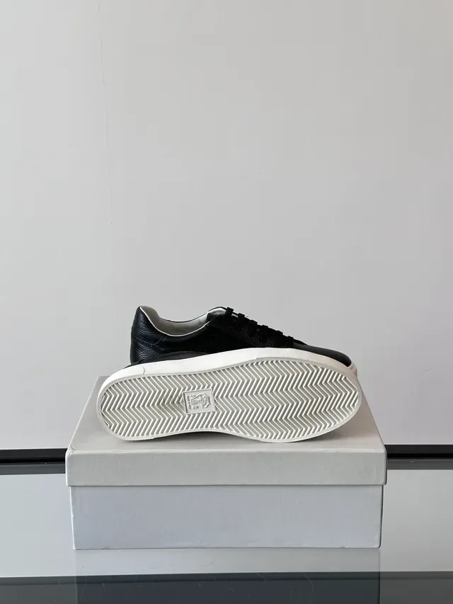 Black White Pebbled Leather Upper Low-Top Silhouette Sneakers 2