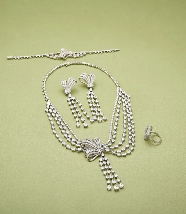 Bow-Shaped Pavé Crystal Ring 2