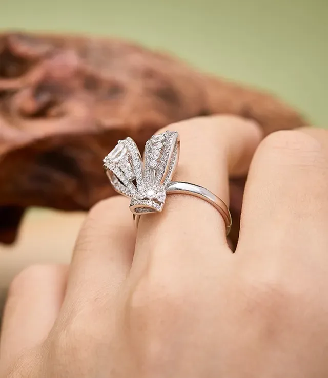 Bow-Shaped Pavé Crystal Ring 5