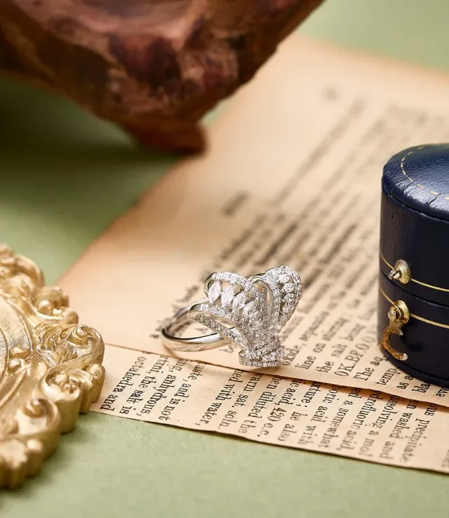 Bow-Shaped Pavé Crystal Ring 7