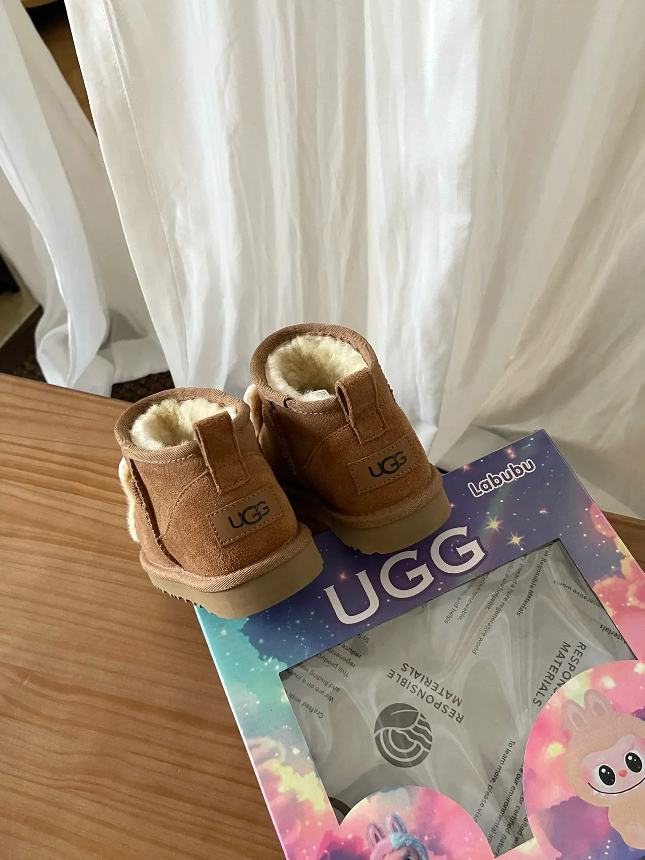 Brown Beige Plush-Lined Character-Face Appliqué Boots 12