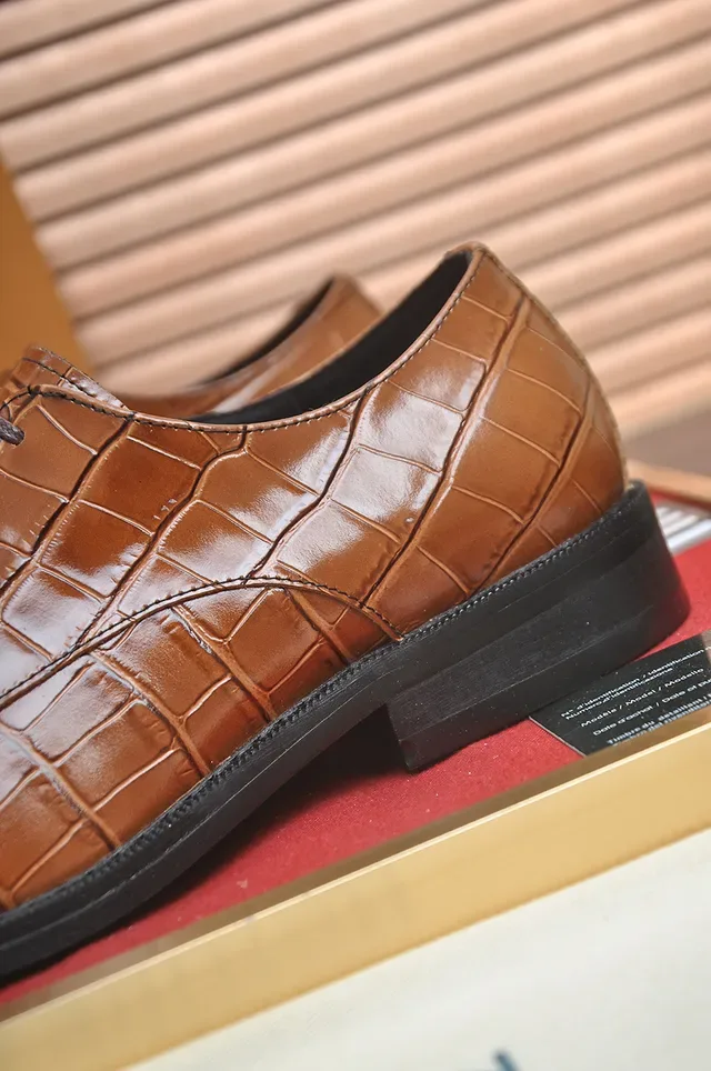 Brown Crocodile-Embossed Cap Toe Oxford Shoes 2