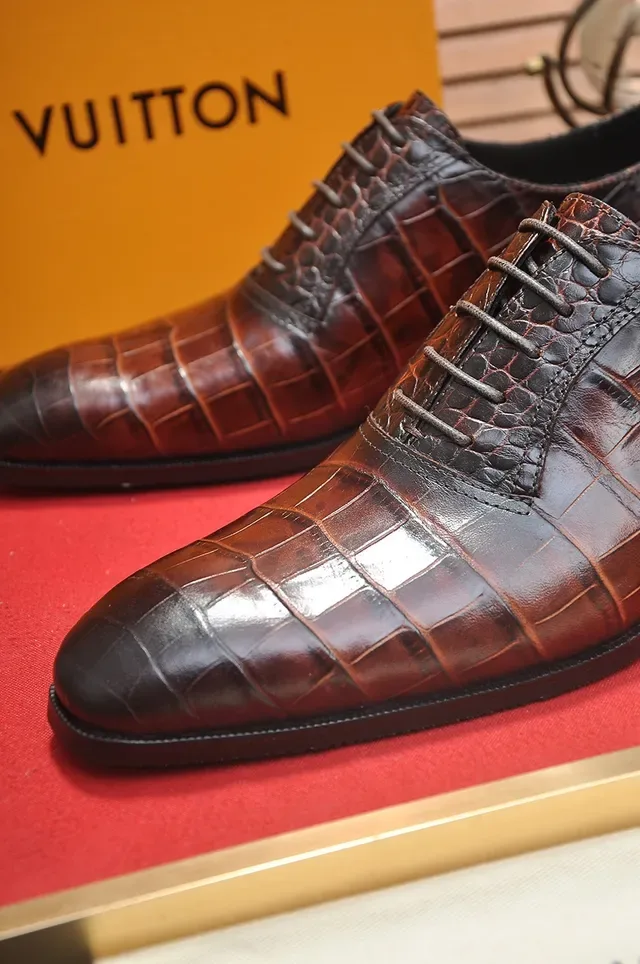 Brown Crocodile-Embossed Cap-Toe Oxford Shoes 2