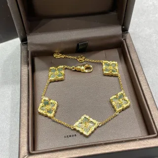 Buccellati Bracelete de ouro com esmalte verde de cinco flores