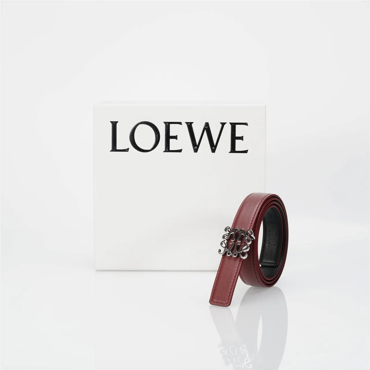 Ceinture en cuir slim avec détail de couture sur le bord couleur bordeaux noir 4