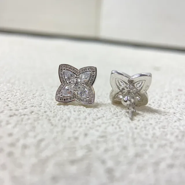 Butterfly-Shaped Pavé Crystal Stud Earrings 2