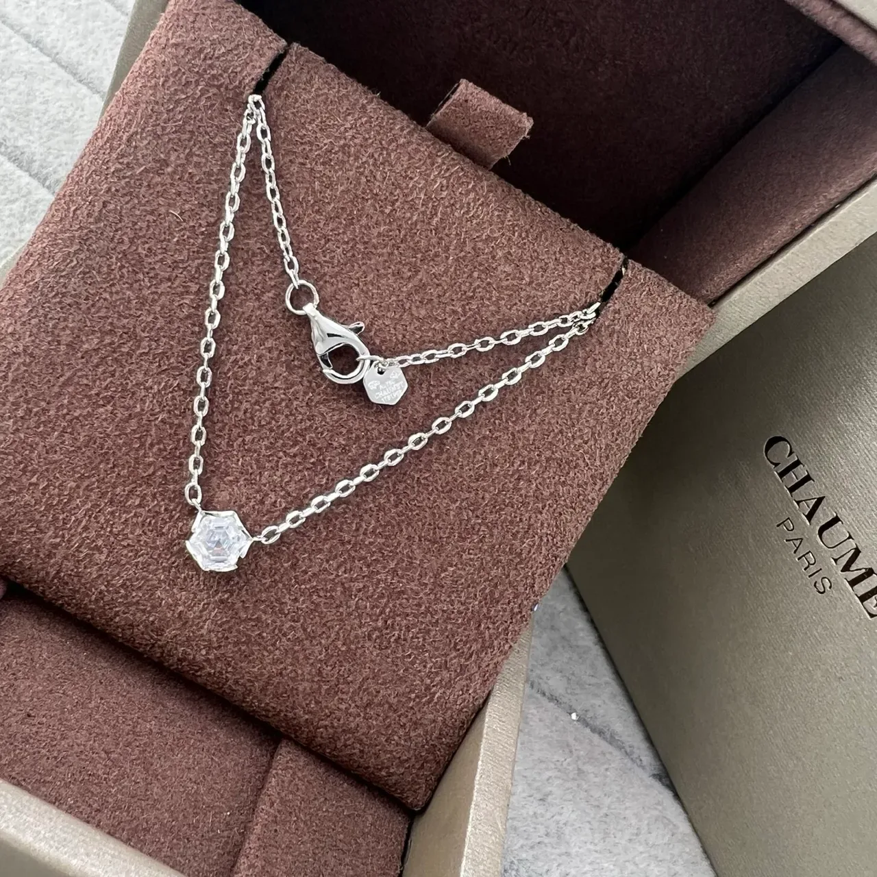 CHAUMET Two-Tone Hexagonal Crystal Pendant Necklaces 4