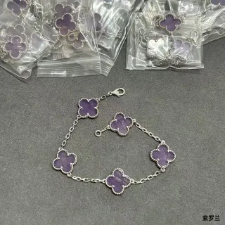 Pulseira de corrente em forma de trevo, inlay roxo, tom de prata