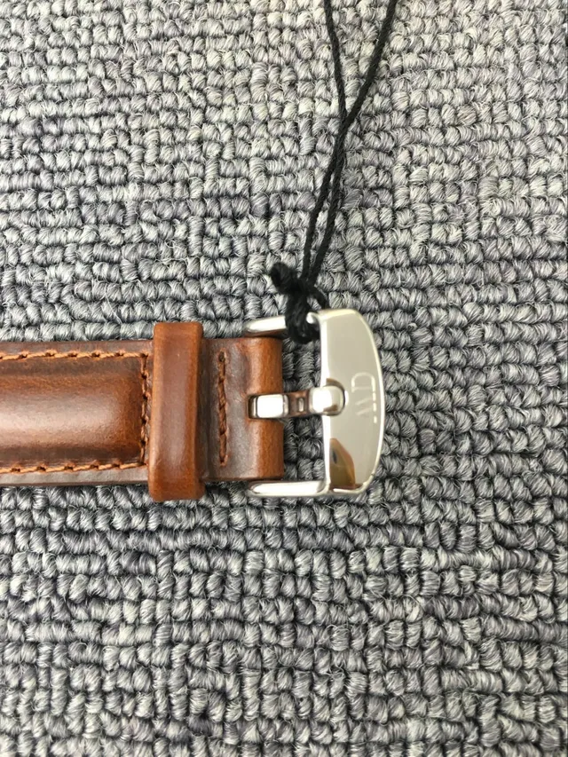 Daniel Wellington Brown White Minimalist Thin Case Quartz Watch 8