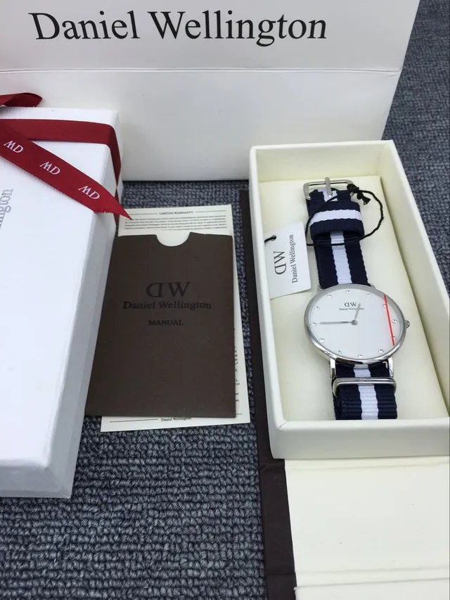 Daniel Wellington Classic Petite Red Line Quartz Watch 2
