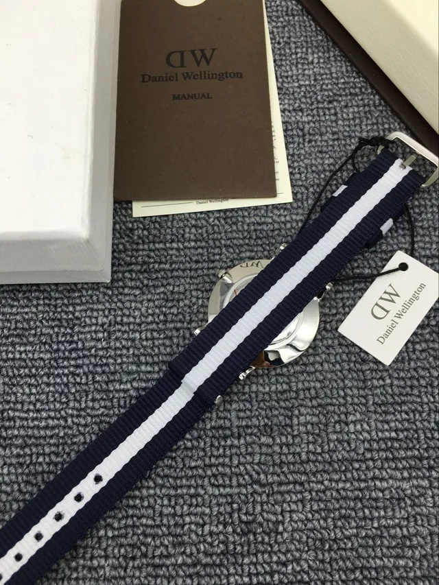Daniel Wellington Classic Petite Red Line Quartz Watch 3