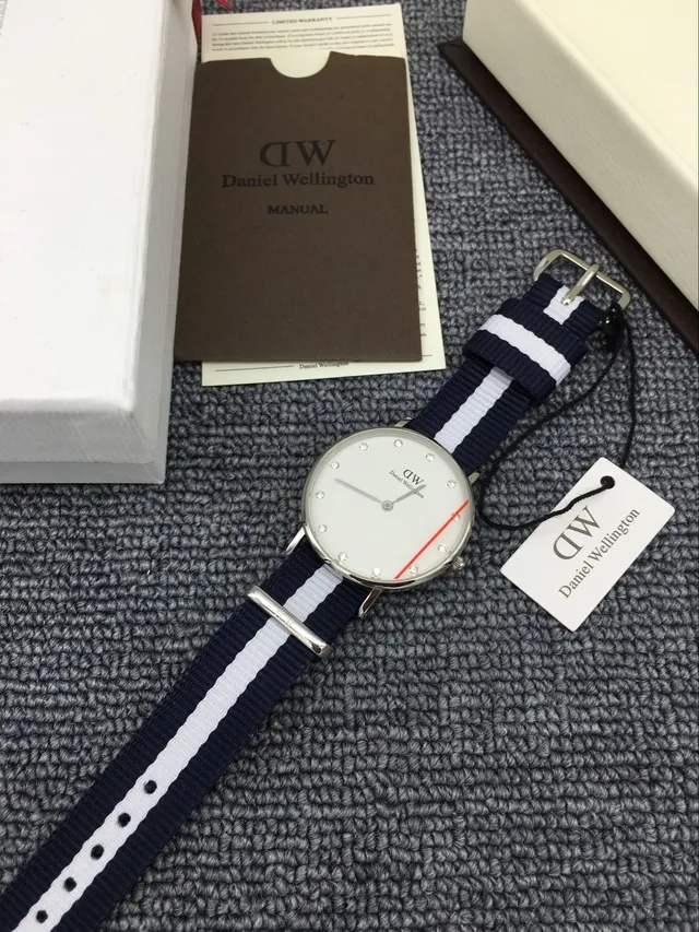 Daniel Wellington Classic Petite Red Line Quartz Watch 5