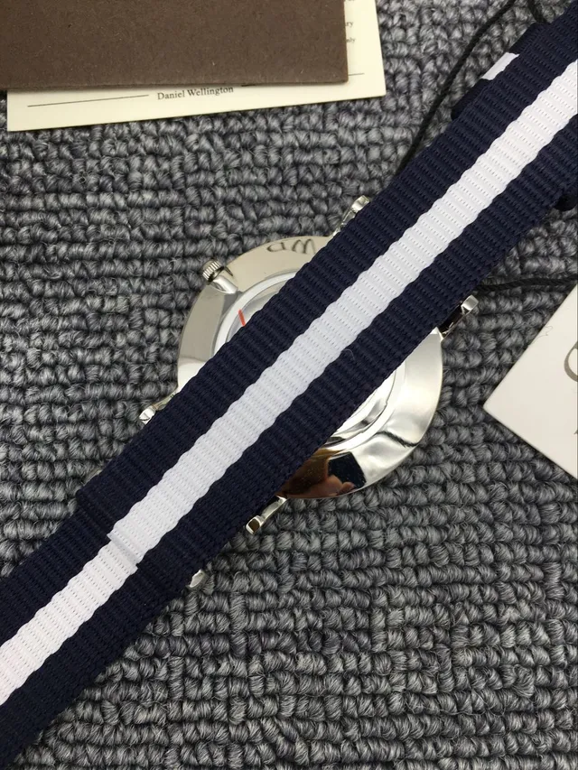 Daniel Wellington Classic Petite Red Line Quartz Watch 6