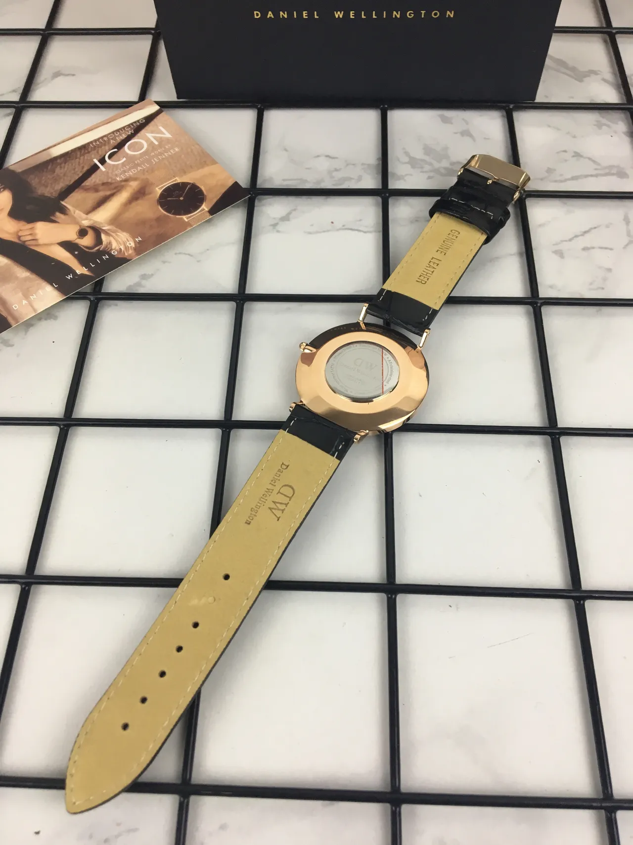 Daniel Wellington Icon Classic Petite Montre quartz bleu sunburst 3