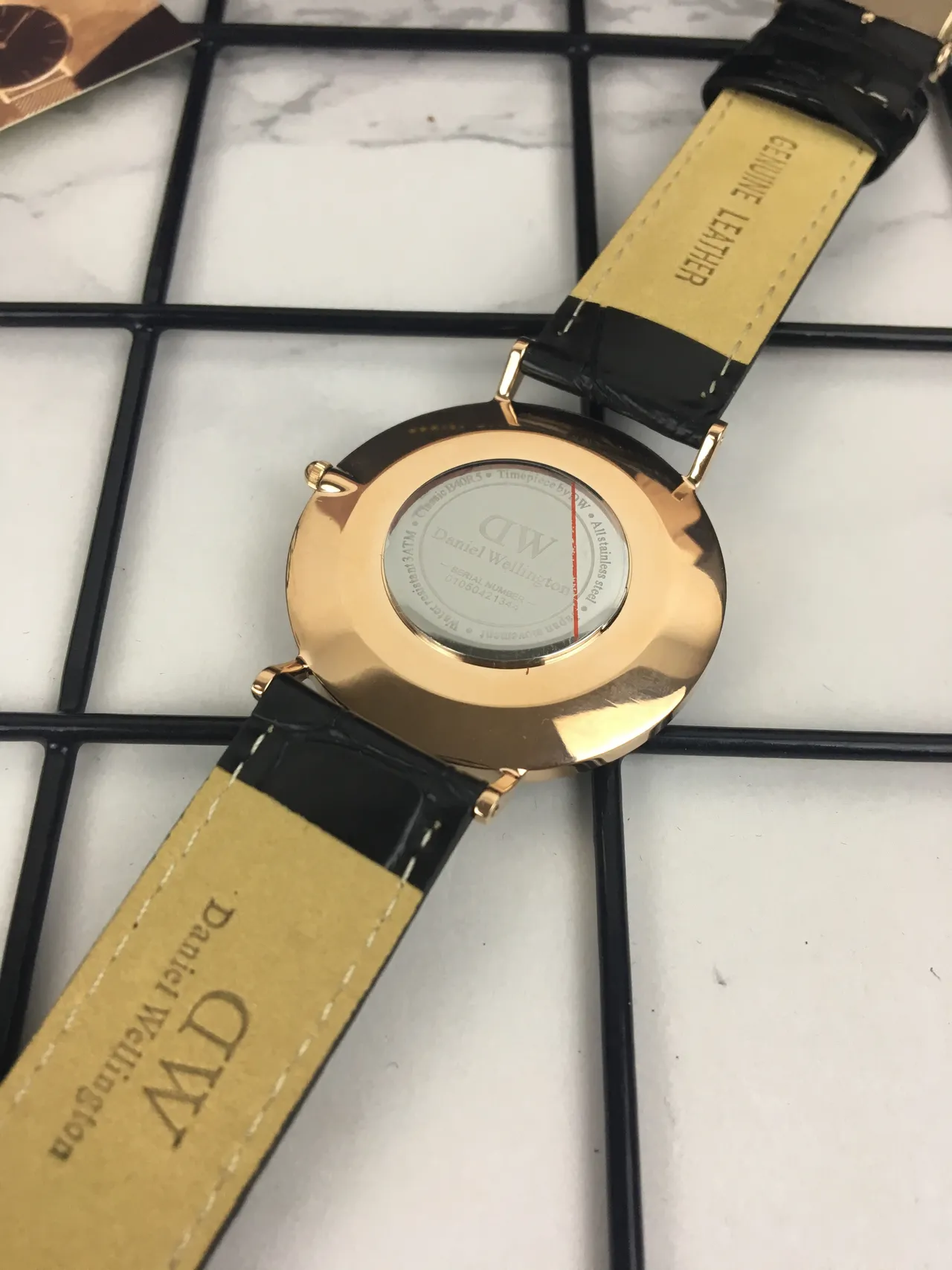 Daniel Wellington Icon Classic Petite Montre quartz bleu sunburst 4