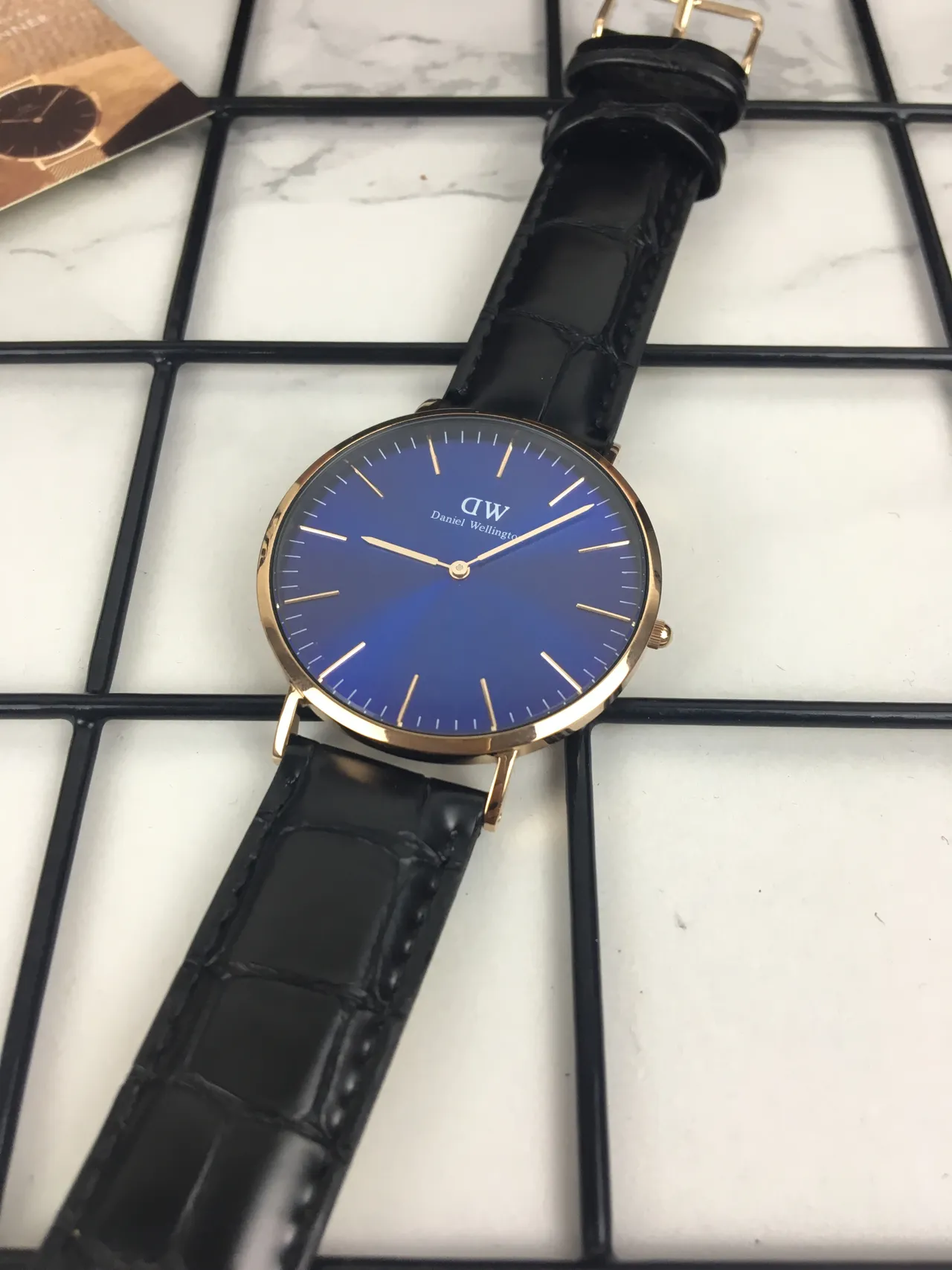 Daniel Wellington Icon Classic Petite Montre quartz bleu sunburst 5