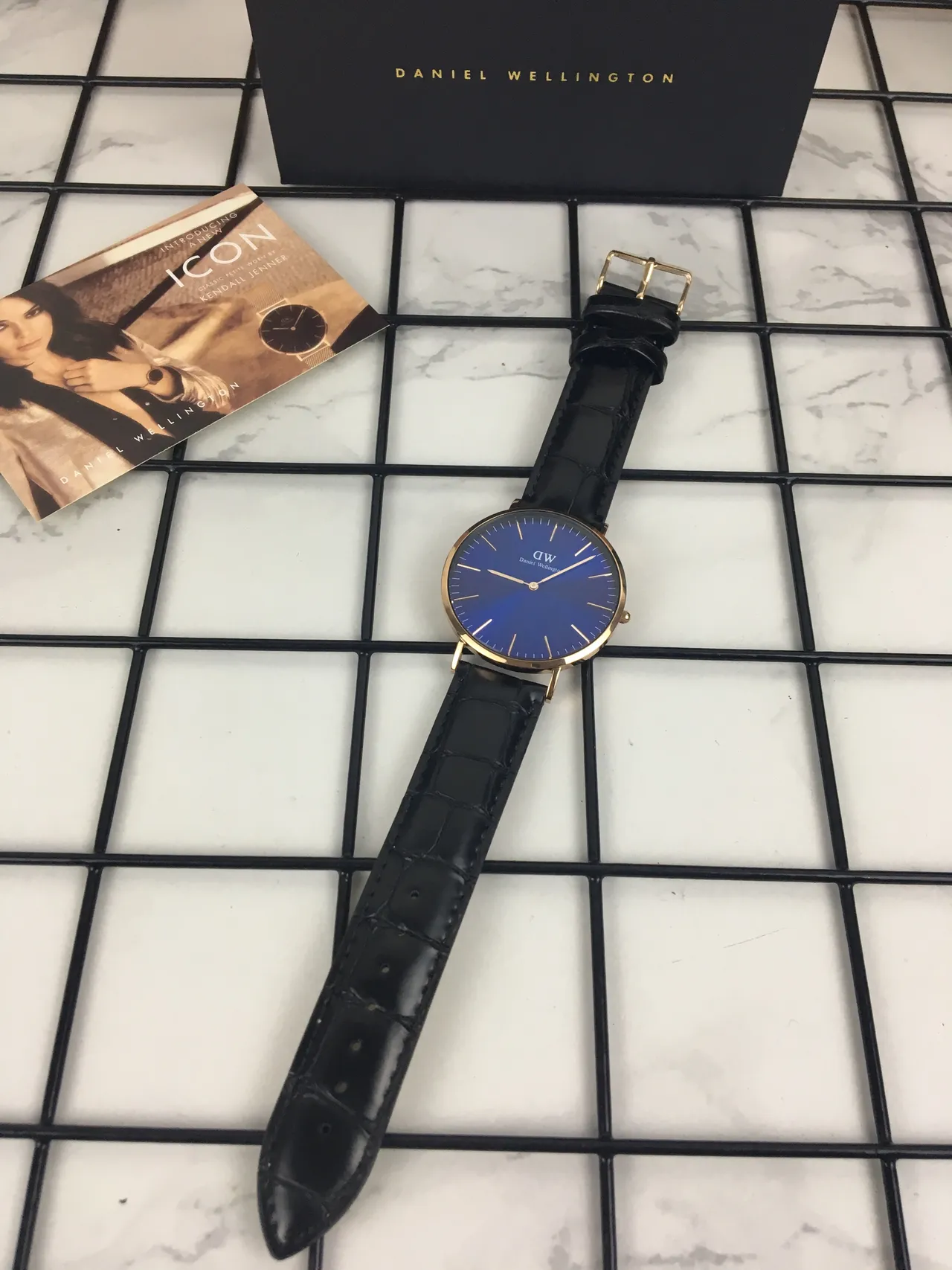 Daniel Wellington Icon Classic Petite Montre quartz bleu sunburst 6