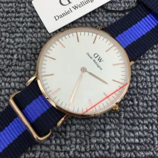 Daniel Wellington সাদা নেভি মিনিমালিস্ট ডায়াল গোলাপি সোনালি টোনের কেস কোয়ার্টজ ঘড়ি