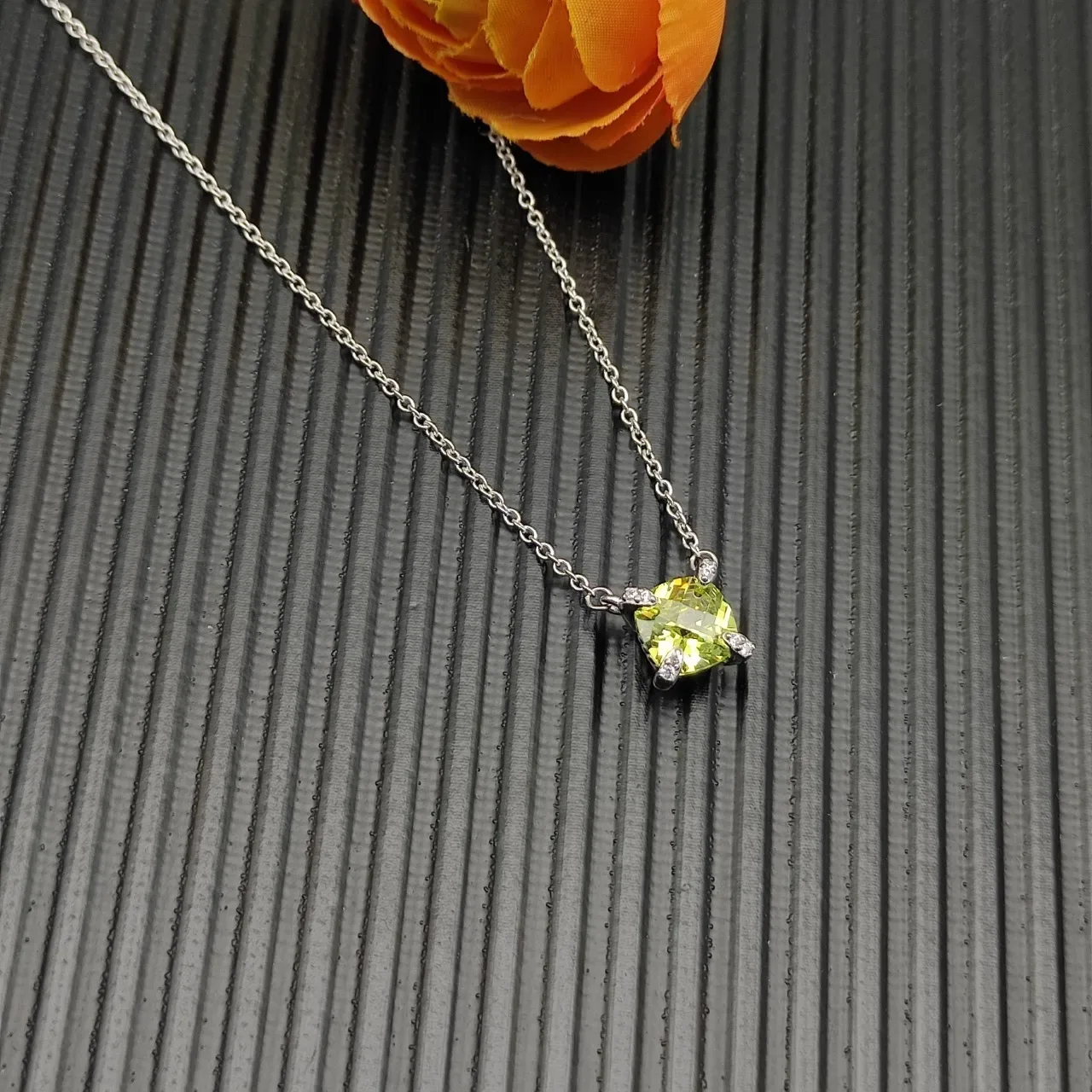 David Yurman Cushion-Cut Peridot Pendant Necklace 6