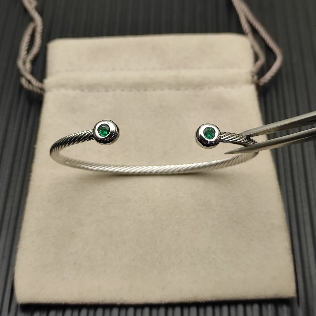 David Yurman Silver Green Cable-Twist Construction Bezel-Set Round Gemstones Bracelet 10