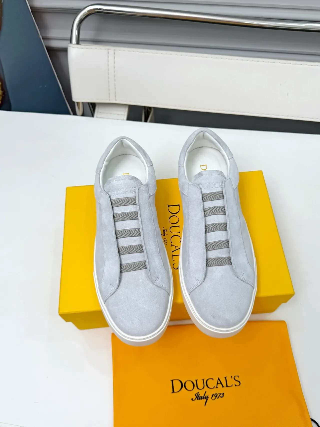 Doucal's Chaussures Lifestyle en Daim Gris à Enfiler 5